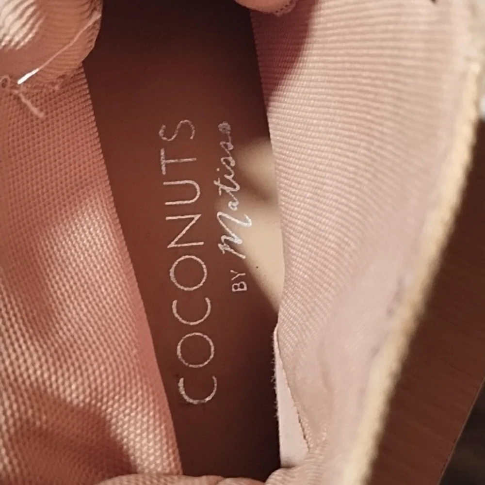 Coconuts by Matisse Tan and White Sneakers Classic High-Top Like New Unisex 6.5. - Picture 5 of 6